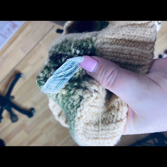 Hand Knit Wool Sweater size 6 - Picture 3 of 6